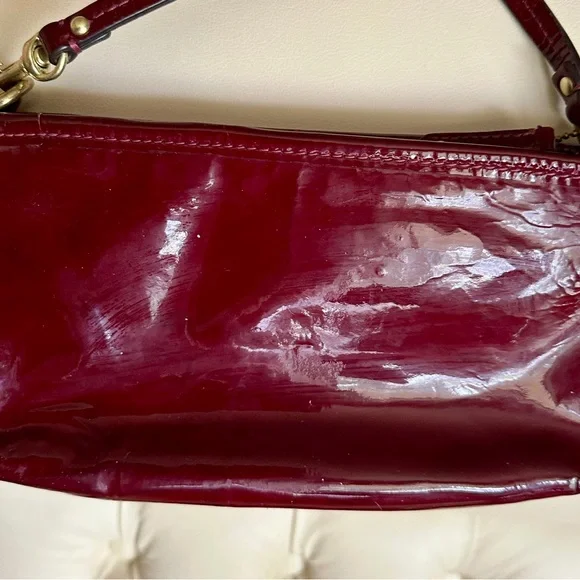 Coach Red Patent Leather Wristlet *LINING NEEDS TO BE REPLACED OR RESTORED* - Picture 3 of 12